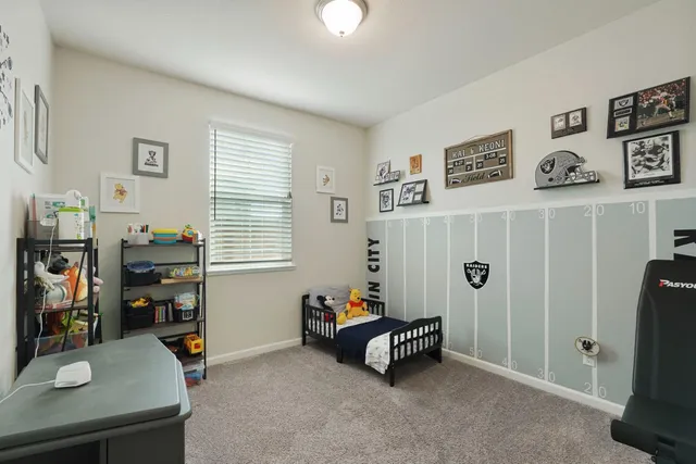 a view of an entryway with workspace