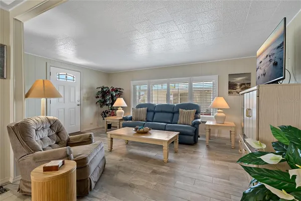 $1,800 | 3301 Alt 19 Palm Harbor, Unit 611, Palm Harbor, FL 34683