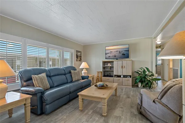 $1,800 | 3301 Alt 19 Palm Harbor, Unit 611, Palm Harbor, FL 34683