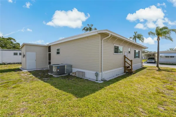 $1,800 | 3301 Alt 19 Palm Harbor, Unit 611, Palm Harbor, FL 34683