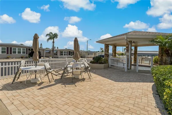 $1,800 | 3301 Alt 19 Palm Harbor, Unit 611, Palm Harbor, FL 34683