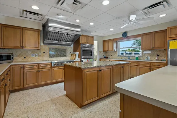 $1,800 | 3301 Alt 19 Palm Harbor, Unit 611, Palm Harbor, FL 34683