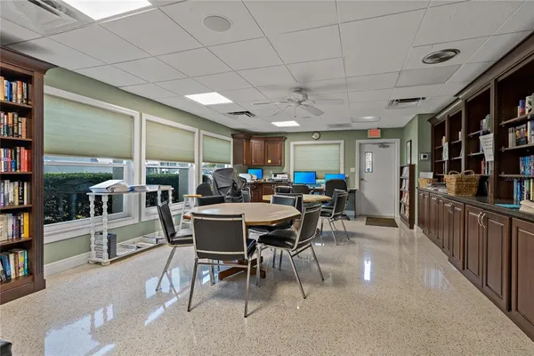 $1,800 | 3301 Alt 19 Palm Harbor, Unit 611, Palm Harbor, FL 34683