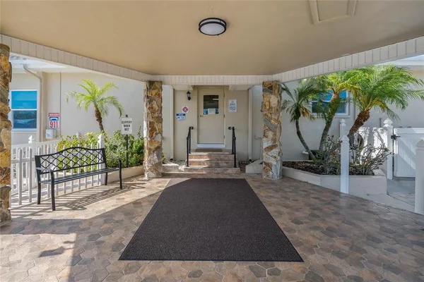 $1,800 | 3301 Alt 19 Palm Harbor, Unit 611, Palm Harbor, FL 34683