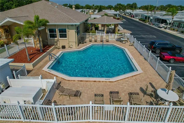 $1,800 | 3301 Alt 19 Palm Harbor, Unit 611, Palm Harbor, FL 34683