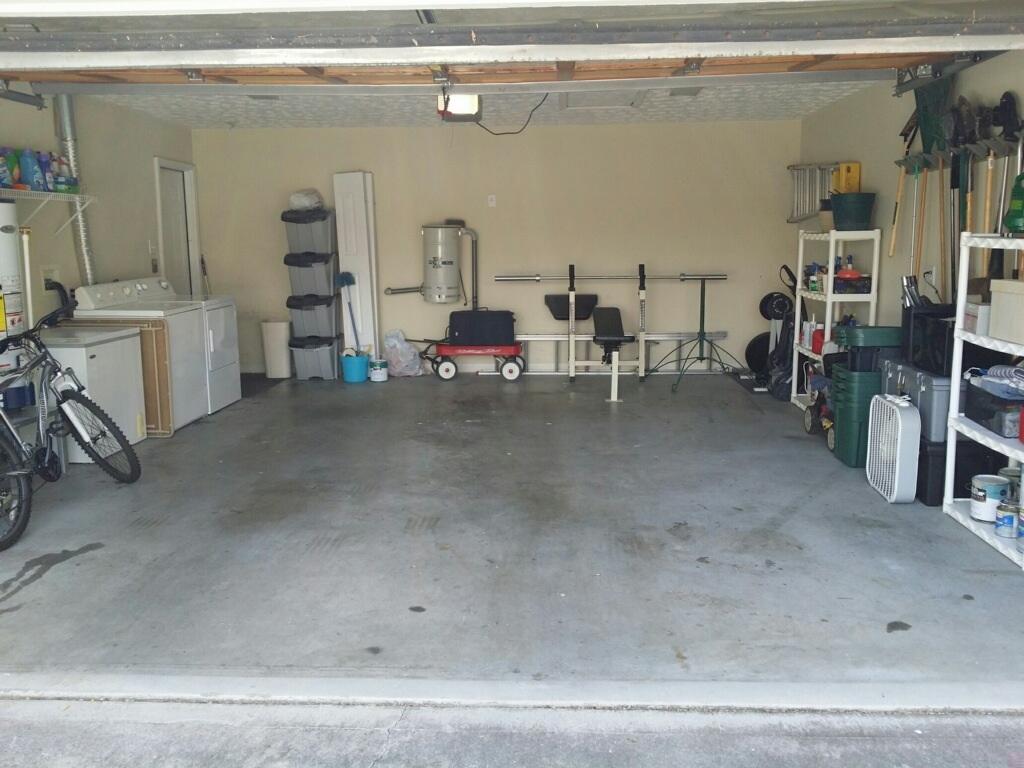 2301 Crestpark Road Knoxville, TN 37912 - Photo 18 of 24 2 Car Garage