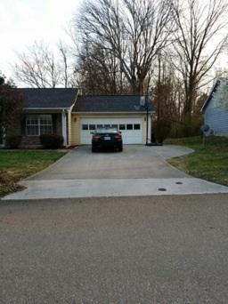 2301 Crestpark Road Knoxville, TN 37912 - Photo 24 of 24 2 Car Garage plus Additional Parking Pad