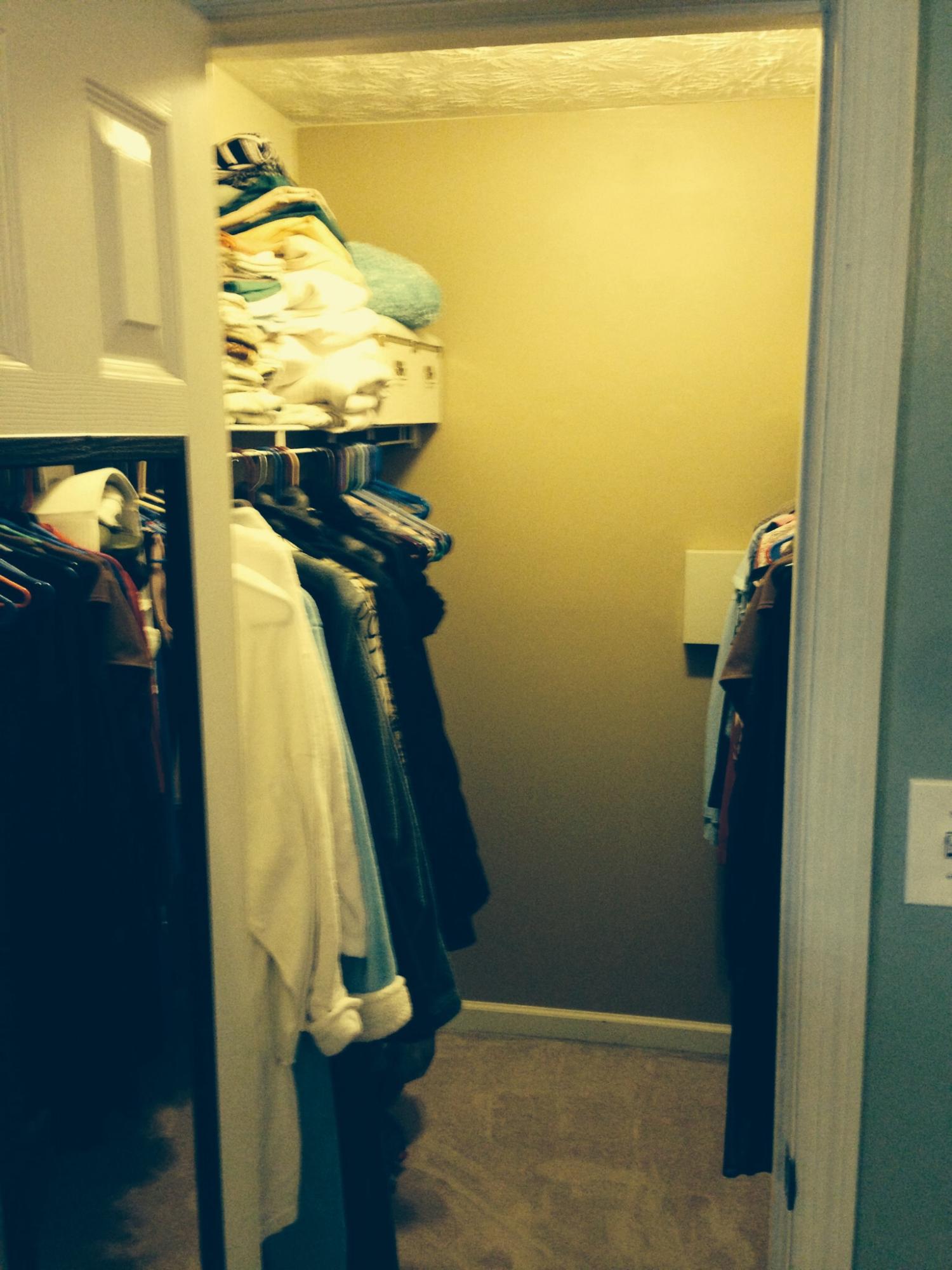 2301 Crestpark Road Knoxville, TN 37912 - Photo 9 of 24 Huge Master WalkIn Closet