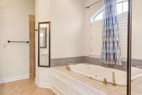 $625,000 | 105 Woodbine Drive, Lafayette, LA 70503