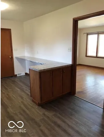 $1,600 | 624 East Fairview Drive, Greenwood, IN 46142