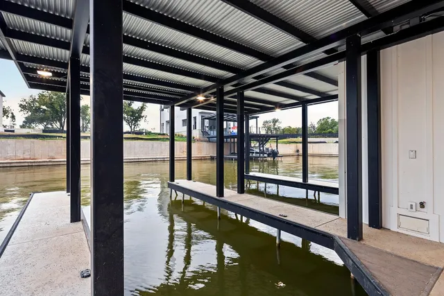 $2,435,000 | 508 Lake Street, Kingsland, TX 78639