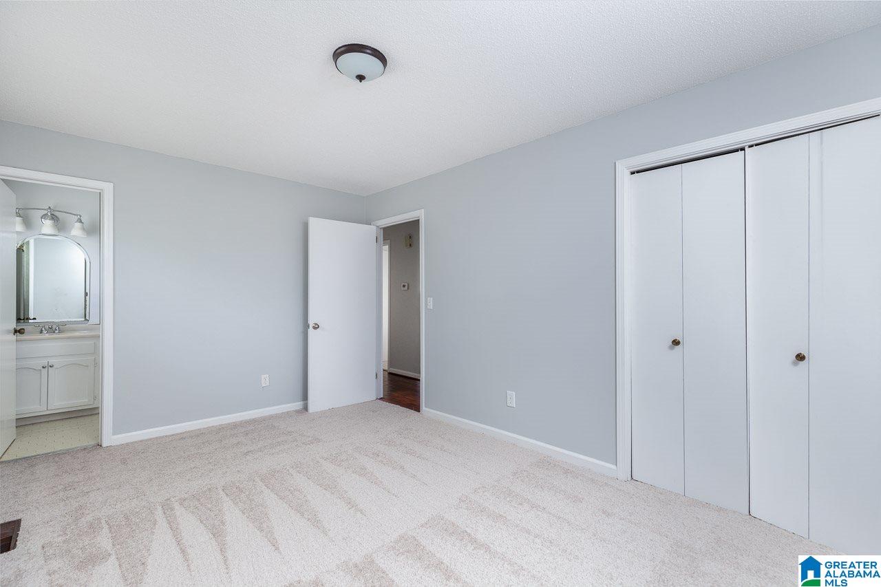 1045 Blue Ridge Boulevard Birmingham, AL 35226 - Photo 16 of 36