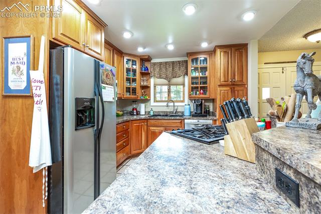 4313 Ridgeglen Road Colorado Springs, CO 80918 - Photo 7 of 18