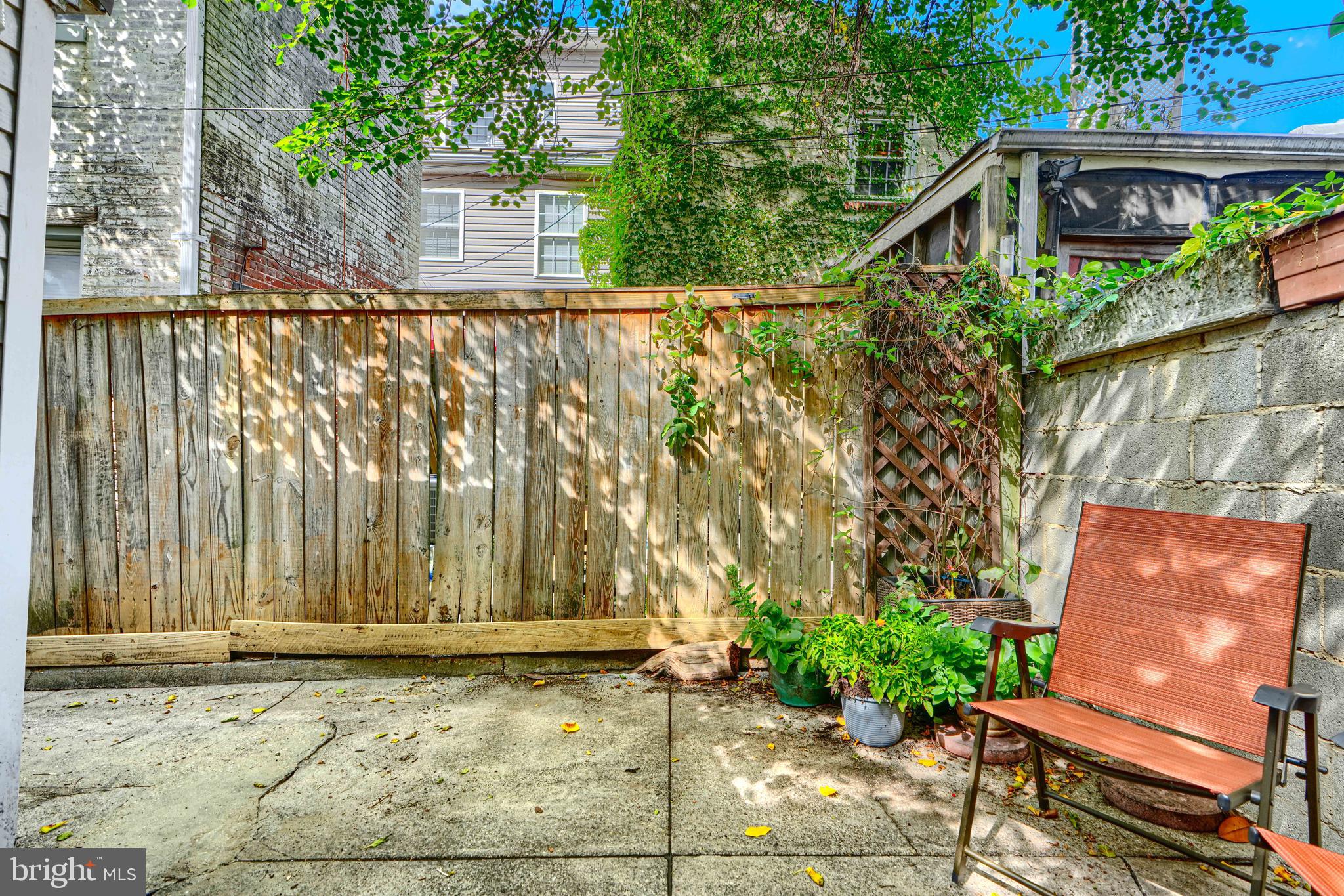 1806 Bank Street Baltimore, MD 21231 - Photo 25 of 26 rear patio