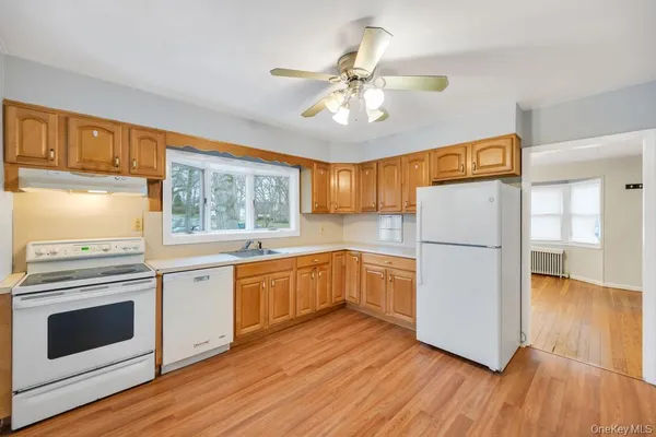 $579,990 | 171 North Ontario Street, Ronkonkoma, NY 11779