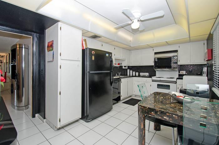 3507 Oaks Way, Unit 804 Pompano Beach, FL 33069 - Photo 11 of 17 kitchenbreakfastnook_700