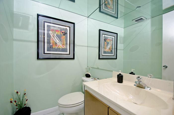 3507 Oaks Way, Unit 804 Pompano Beach, FL 33069 - Photo 5 of 17 bathroom_700