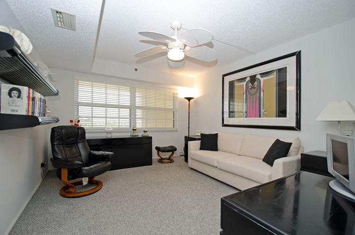 3507 Oaks Way, Unit 804 Pompano Beach, FL 33069 - Photo 7 of 17 bedroom_700