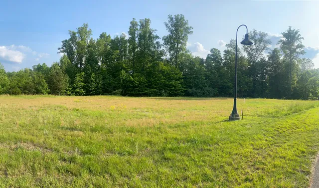 a view of a tennis court