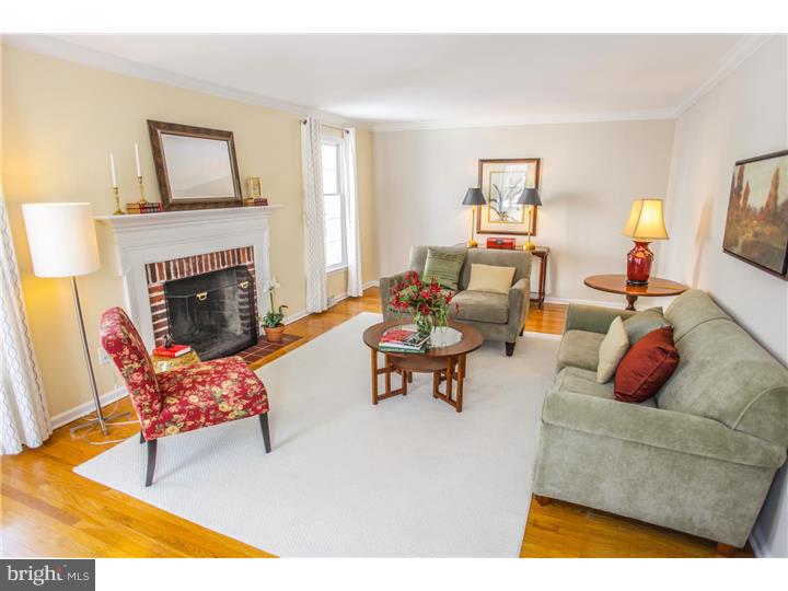 524 St Davids Road Wayne, PA 19087 - Photo 2 of 19 Living Room