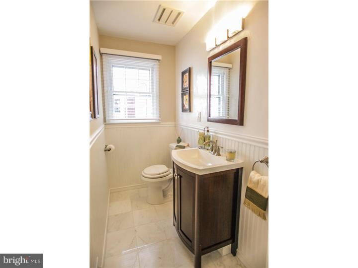 524 St Davids Road Wayne, PA 19087 - Photo 7 of 19 Bathroom