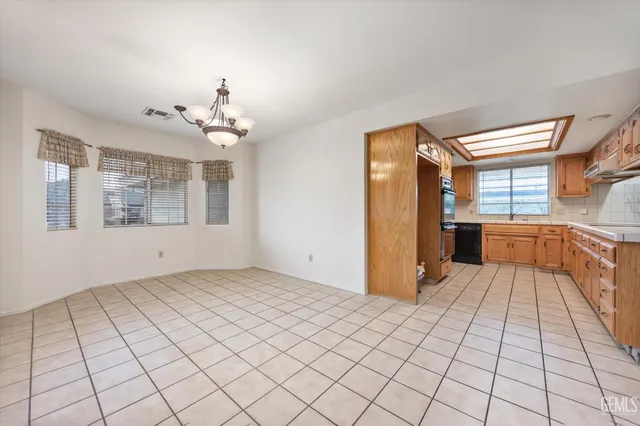 $449,999 | Undisclosed Address, Bakersfield, CA 93308