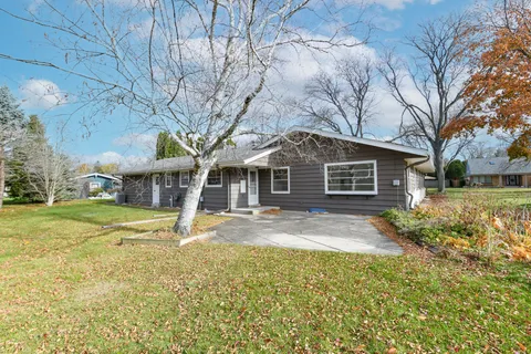 $725,000 | 7711 North Van Dyke Road, Fox Point, WI 53217