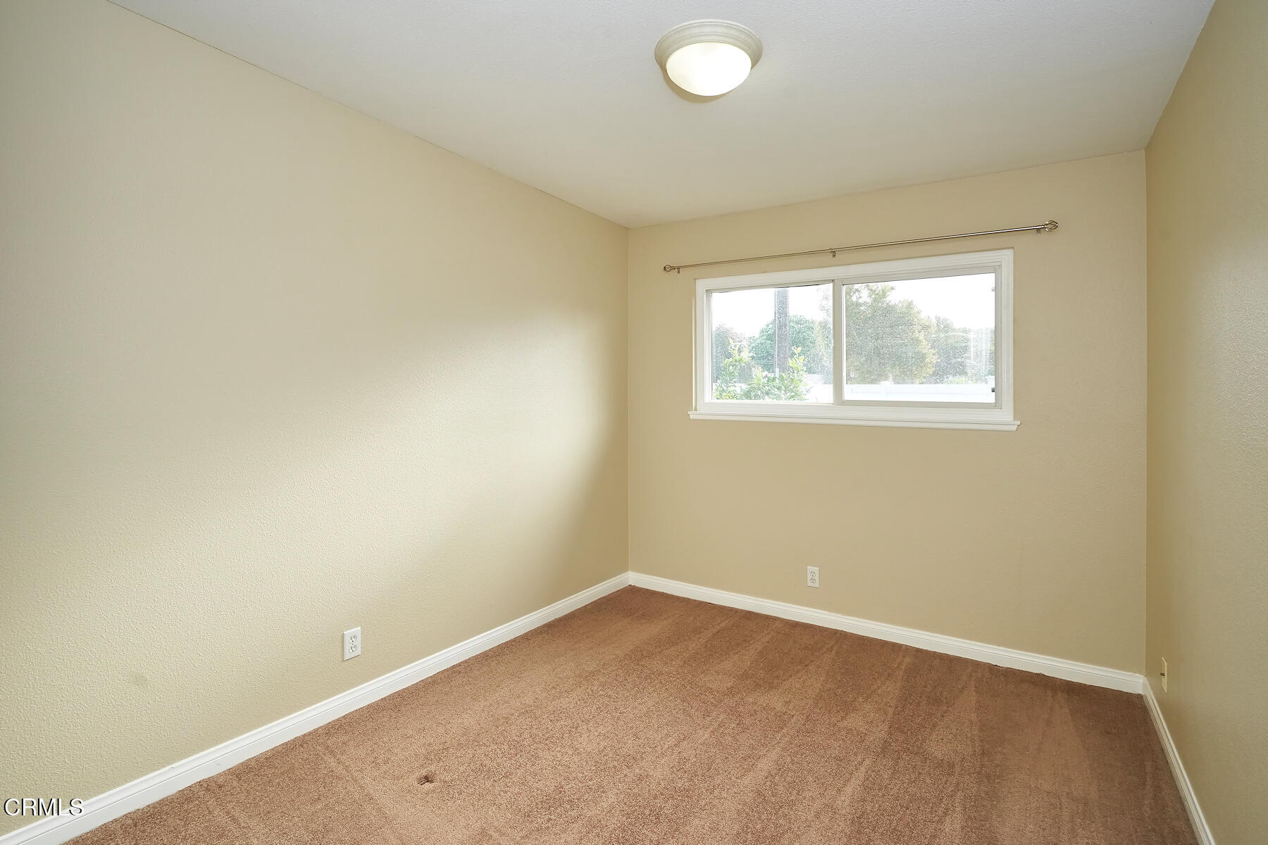 1700 Arlene Avenue Oxnard, CA 93036 - Photo 18 of 29 an empty room with windows