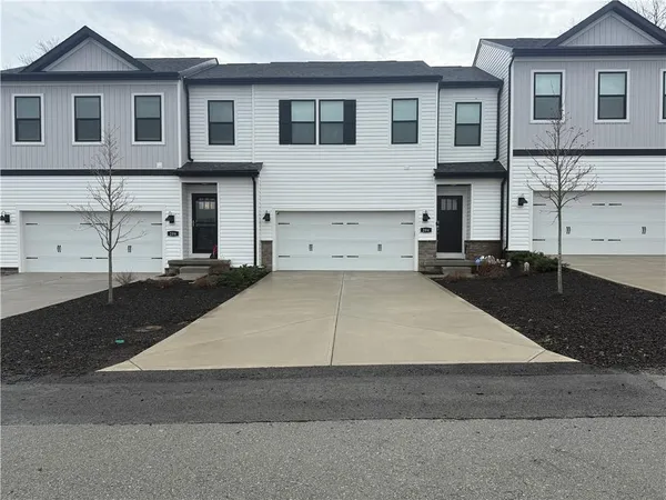 $2,800 | 204 Hanover Lane, Meadow Lands, PA 15347