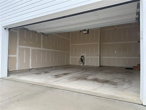 $2,800 | 204 Hanover Lane, Meadow Lands, PA 15347