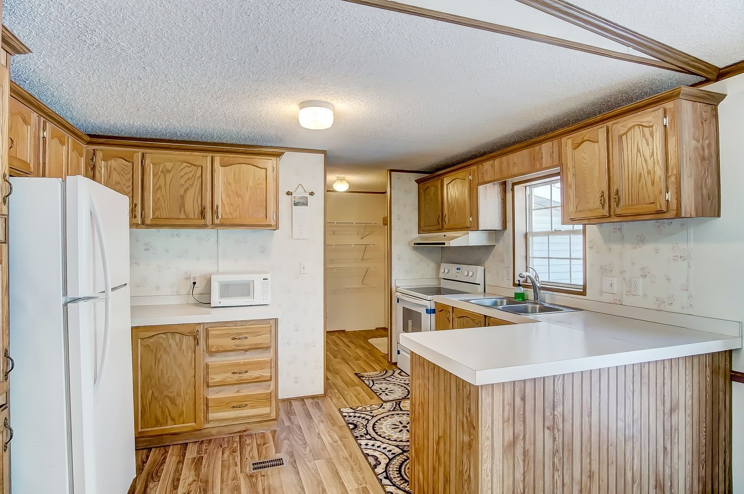 914 Hawpatch Street Lagrange, IN 46761 - Photo 2 of 26 Gallery Image 2