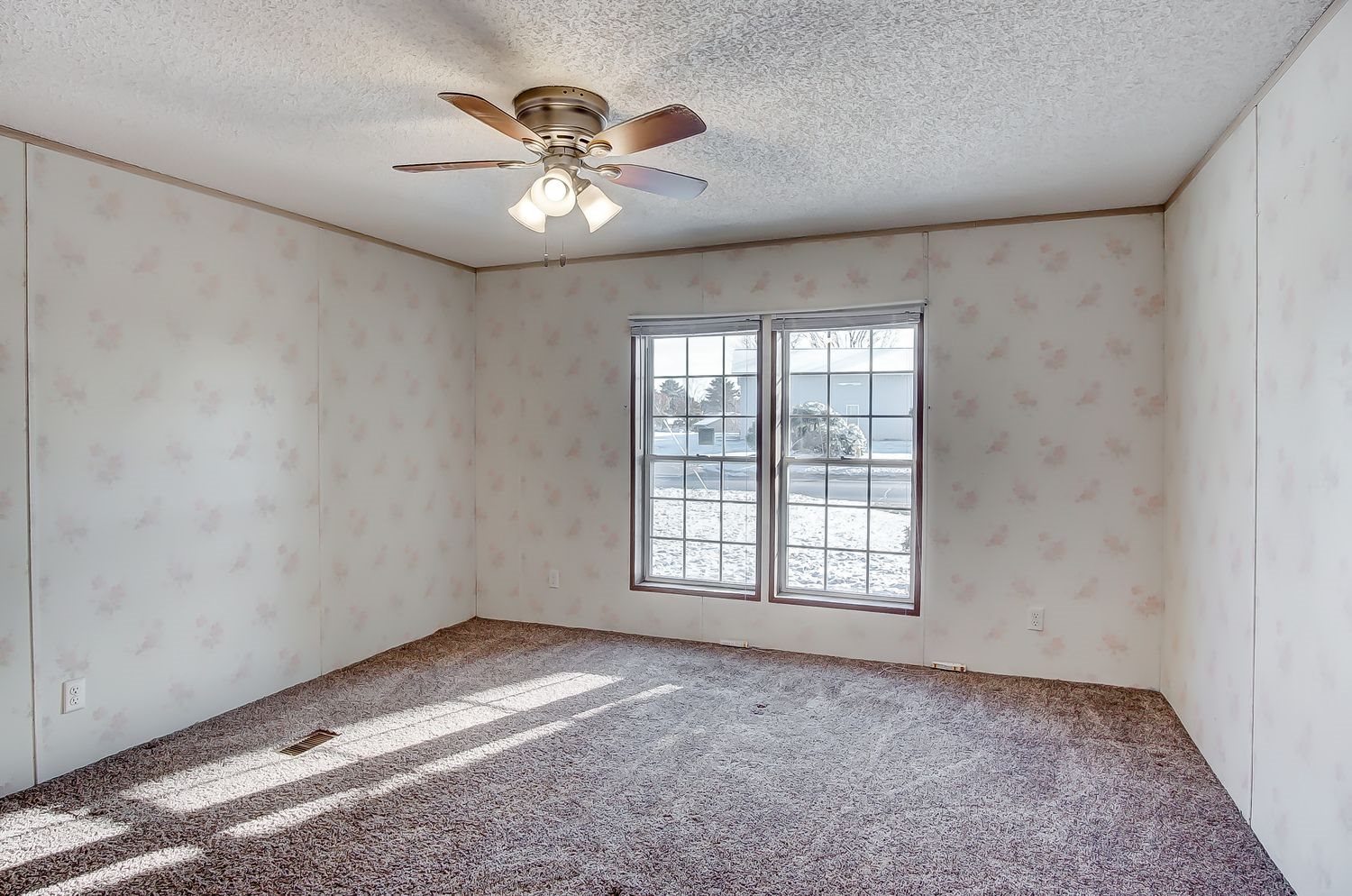 914 Hawpatch Street Lagrange, IN 46761 - Photo 12 of 26 Gallery Image 12