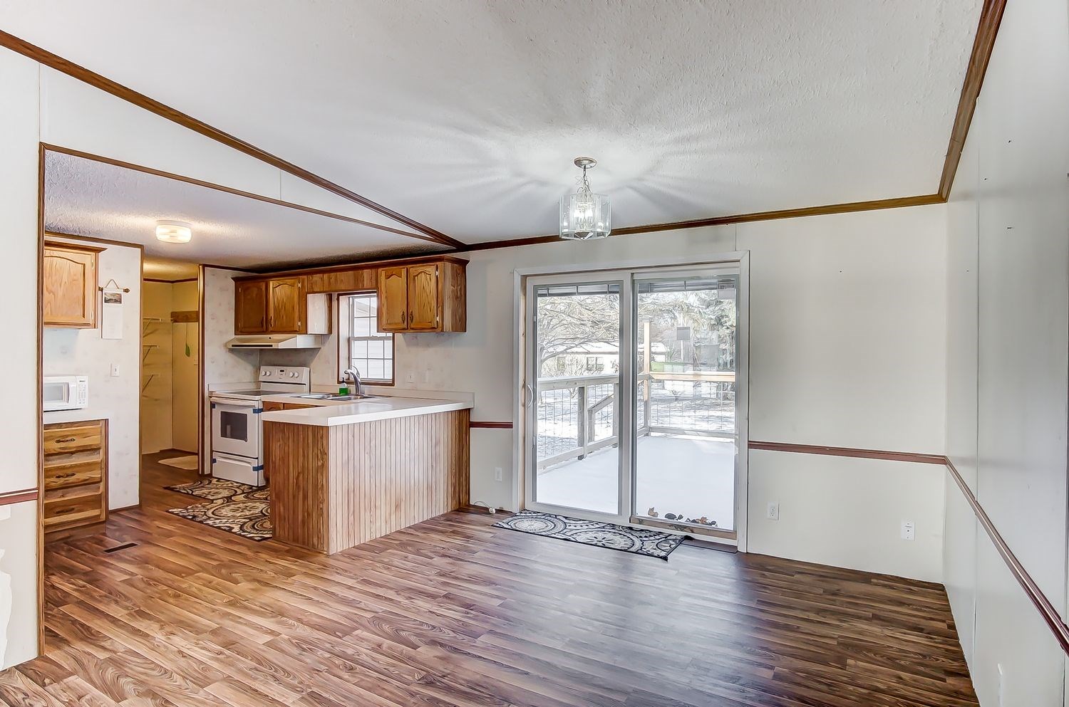 914 Hawpatch Street Lagrange, IN 46761 - Photo 7 of 26 Gallery Image 7