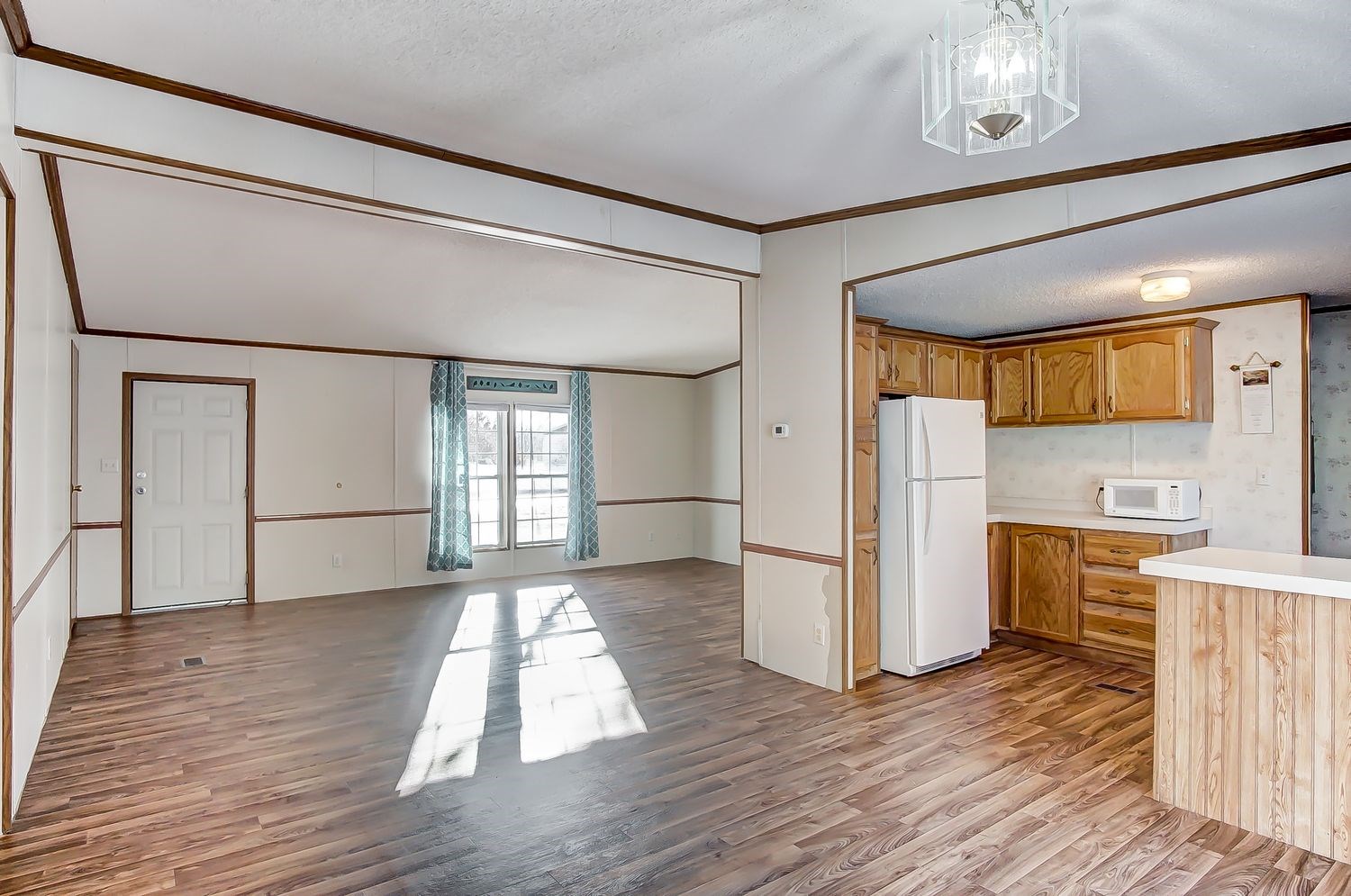 914 Hawpatch Street Lagrange, IN 46761 - Photo 8 of 26 Gallery Image 8