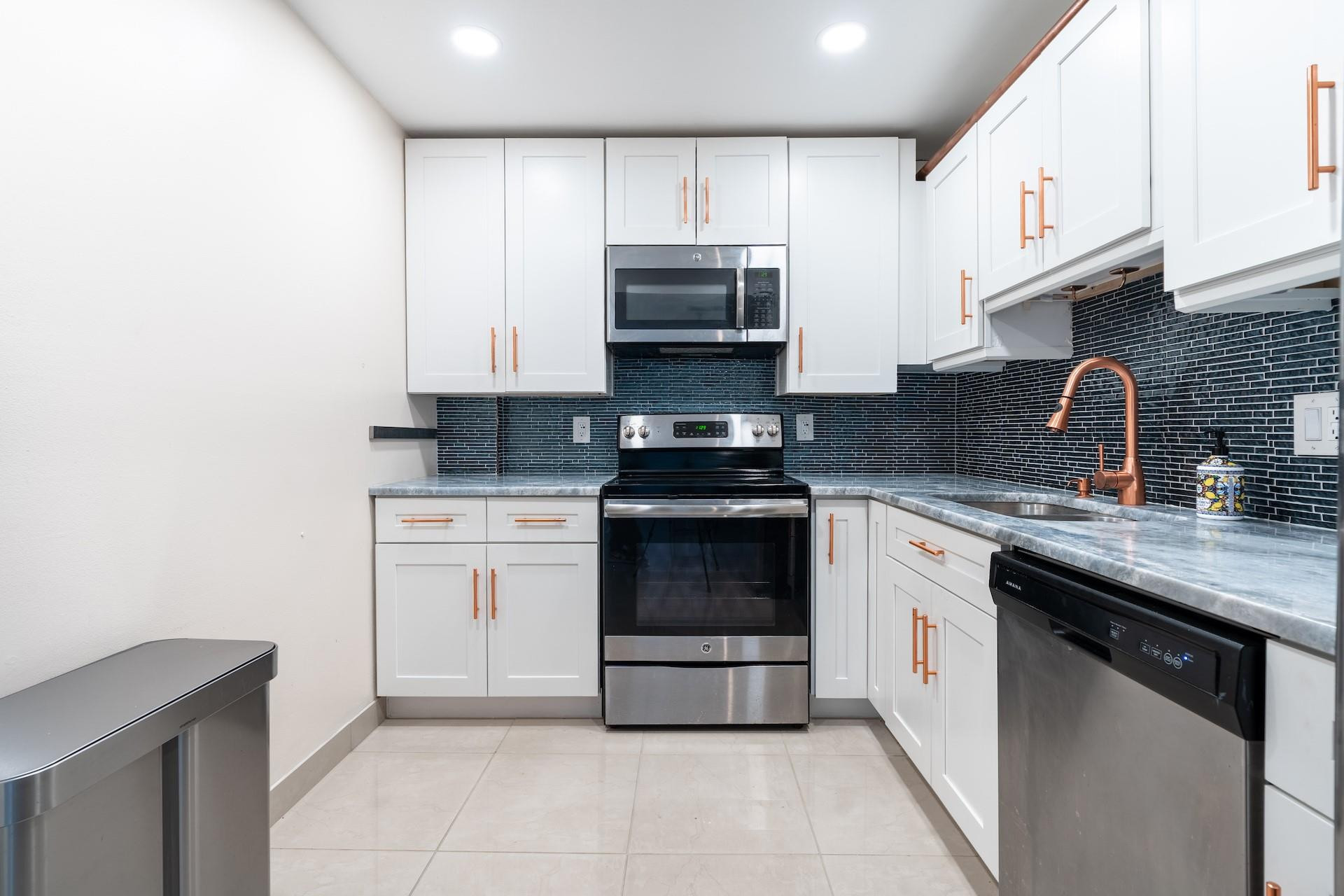 5260 Northwest 2nd Avenue, Unit PH7 Boca Raton, FL 33487 - Photo 24 of 32 Photo 24