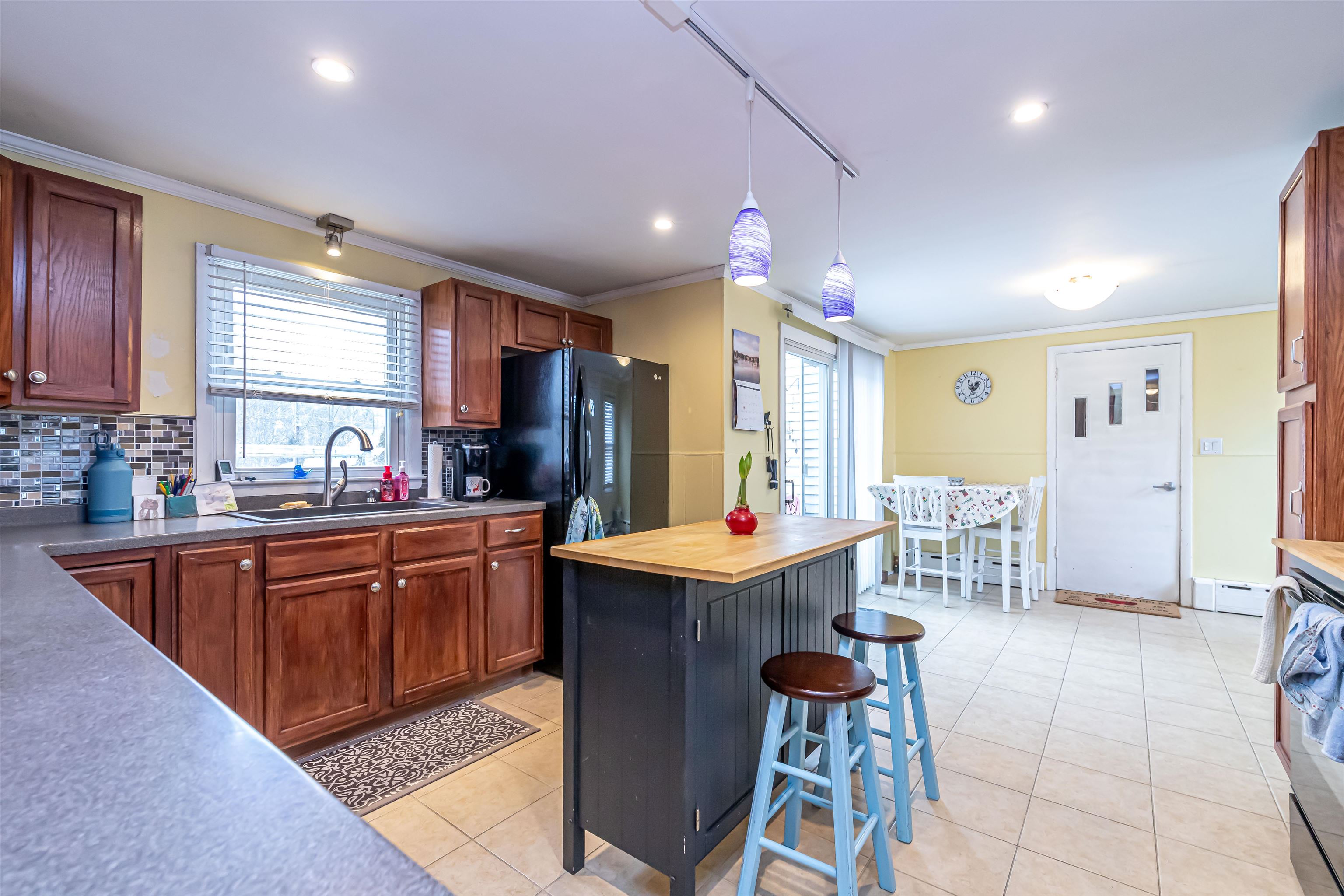 11 Elizabeth Street Rochester, NH 03867 - Photo 16 of 51