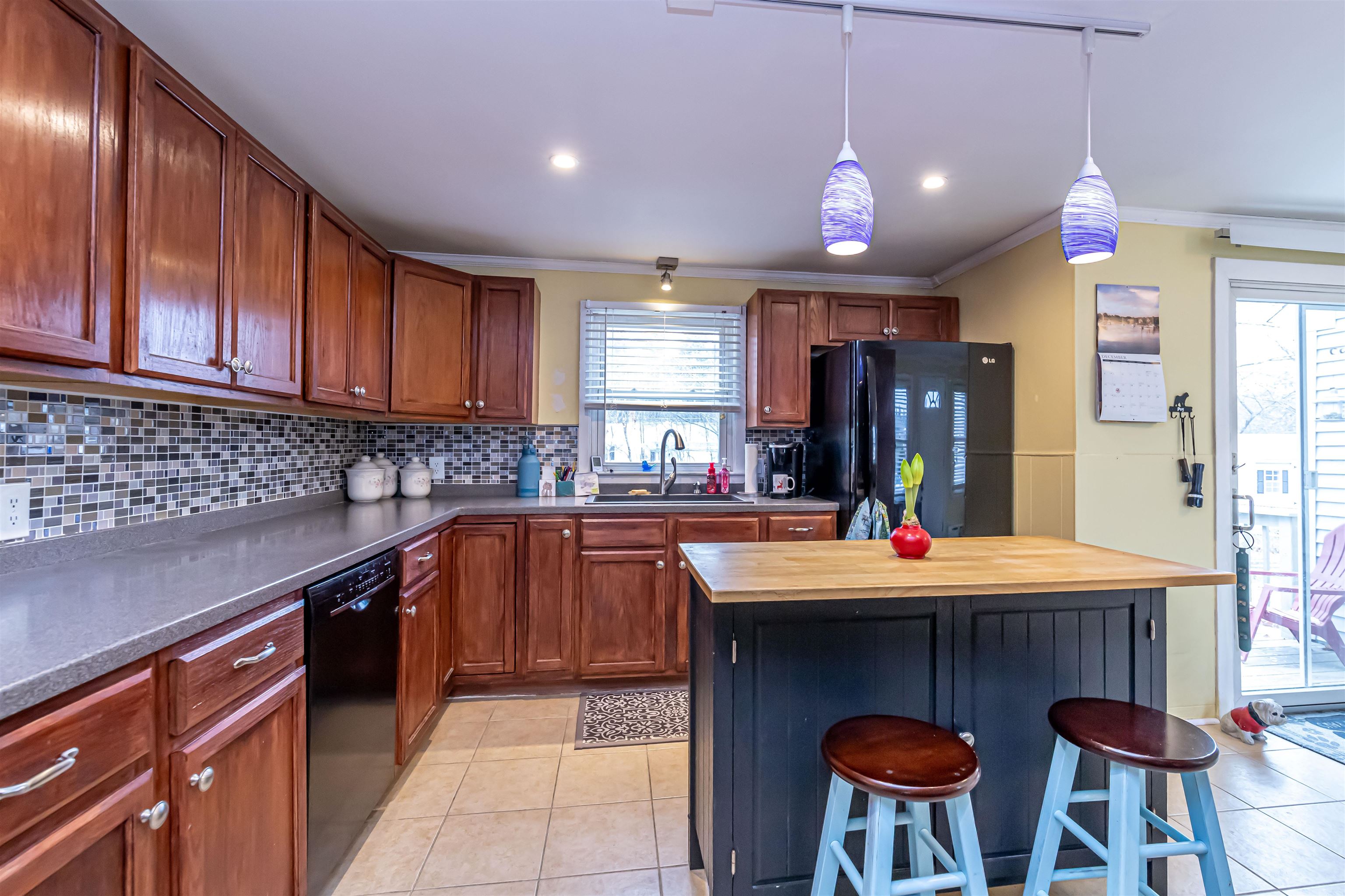11 Elizabeth Street Rochester, NH 03867 - Photo 17 of 51