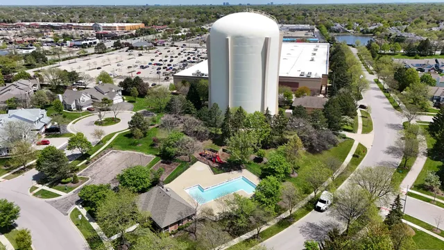 $384,896 | 195 Island Court, Unit 195, Schaumburg, IL 60193