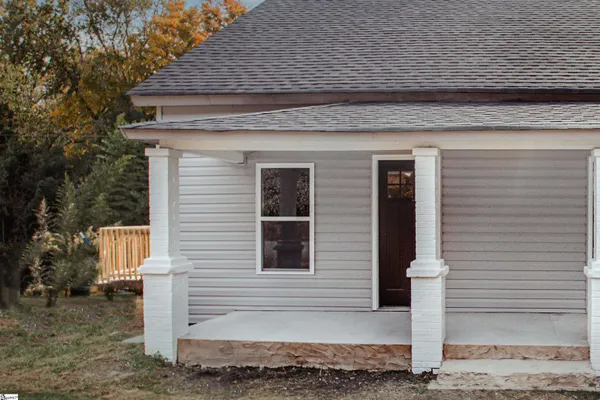 $1,300 | 209 Pickens Street, Unit A, Easley, SC 29640