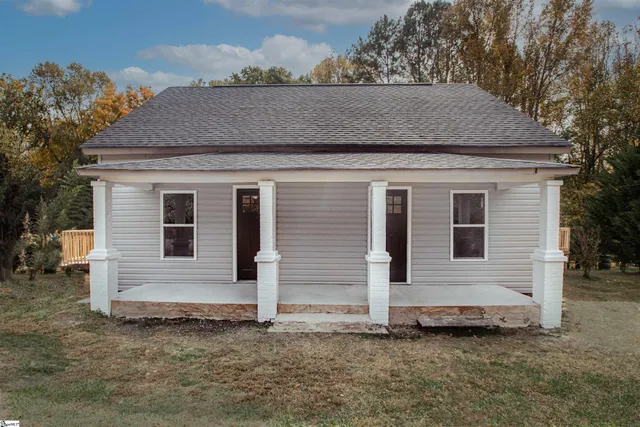 $1,300 | 209 Pickens Street, Unit A, Easley, SC 29640