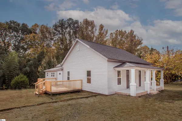 $1,300 | 209 Pickens Street, Unit A, Easley, SC 29640