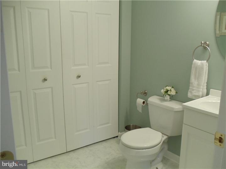 524 Fairview Road Medford, NJ 08055 - Photo 7 of 22 Bathroom