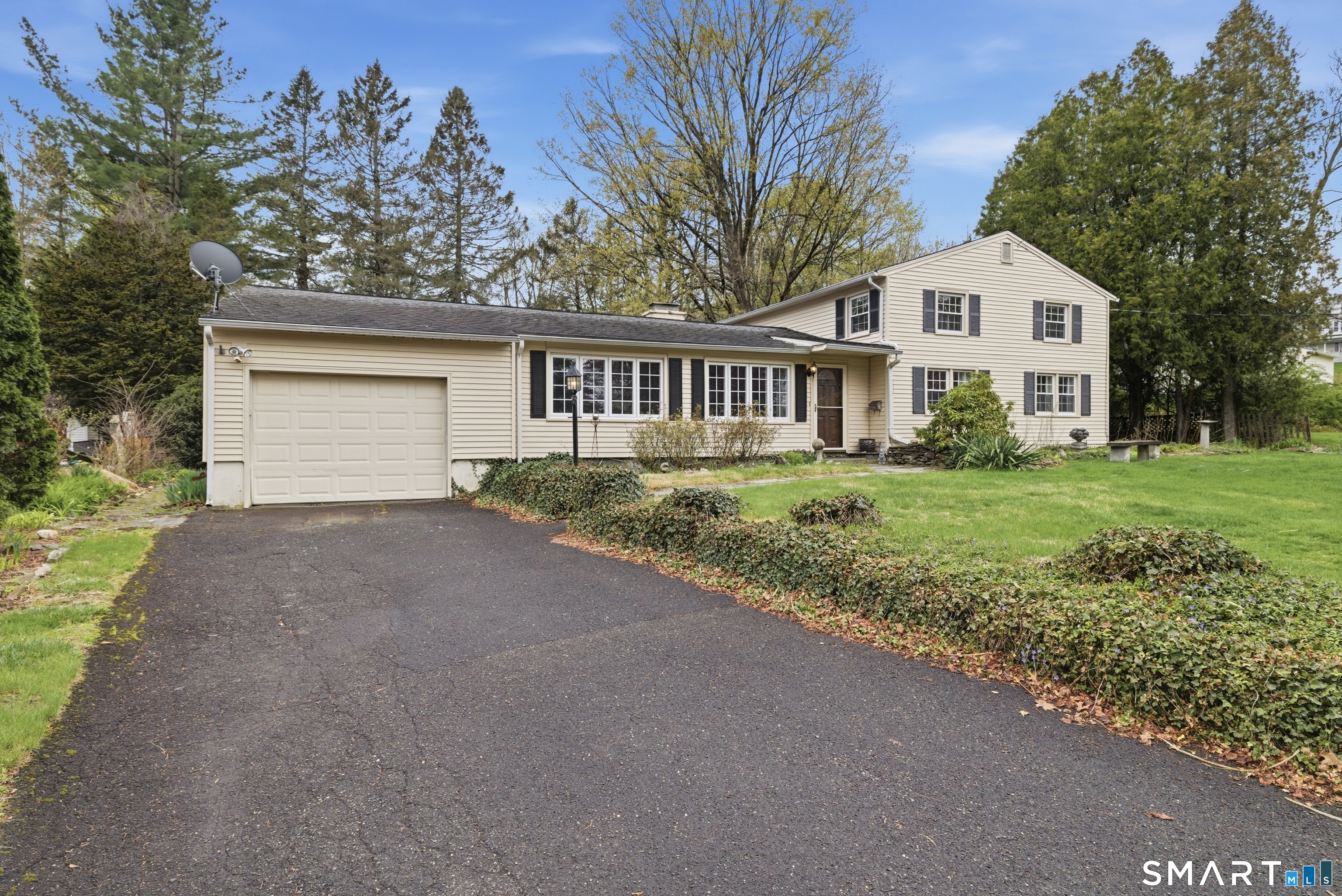 16 Hamilton Lane Watertown, CT 06795 - Photo 5 of 40