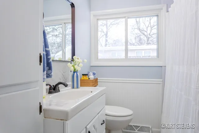 $285,000 | 1045 40th Street Southwest, Wyoming, MI 49509