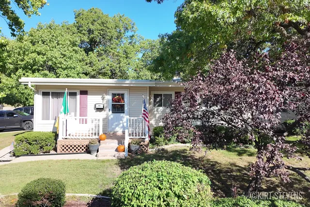 $285,000 | 1045 40th Street Southwest, Wyoming, MI 49509