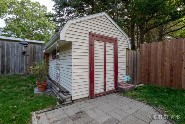 $285,000 | 1045 40th Street Southwest, Wyoming, MI 49509