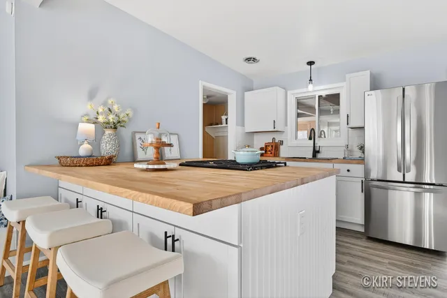 $285,000 | 1045 40th Street Southwest, Wyoming, MI 49509