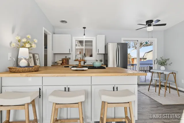 $285,000 | 1045 40th Street Southwest, Wyoming, MI 49509