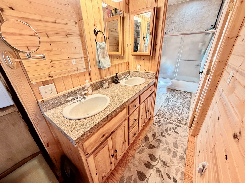 10307 Emma Loop Cascade, ID 83611 - Photo 6 of 28 Primary Bath with Double Vanity