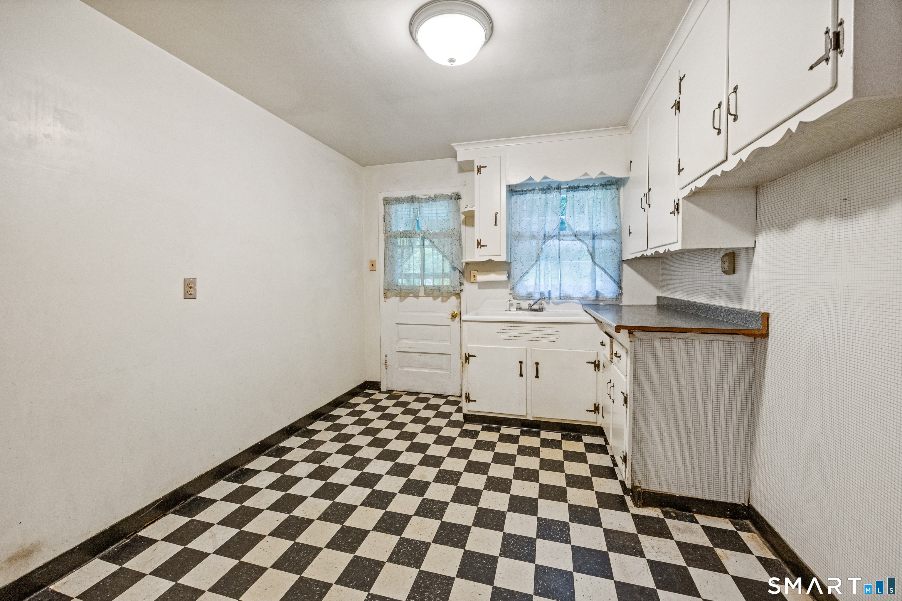 65 Bucks Hill Road Waterbury, CT 06704 - Photo 7 of 21